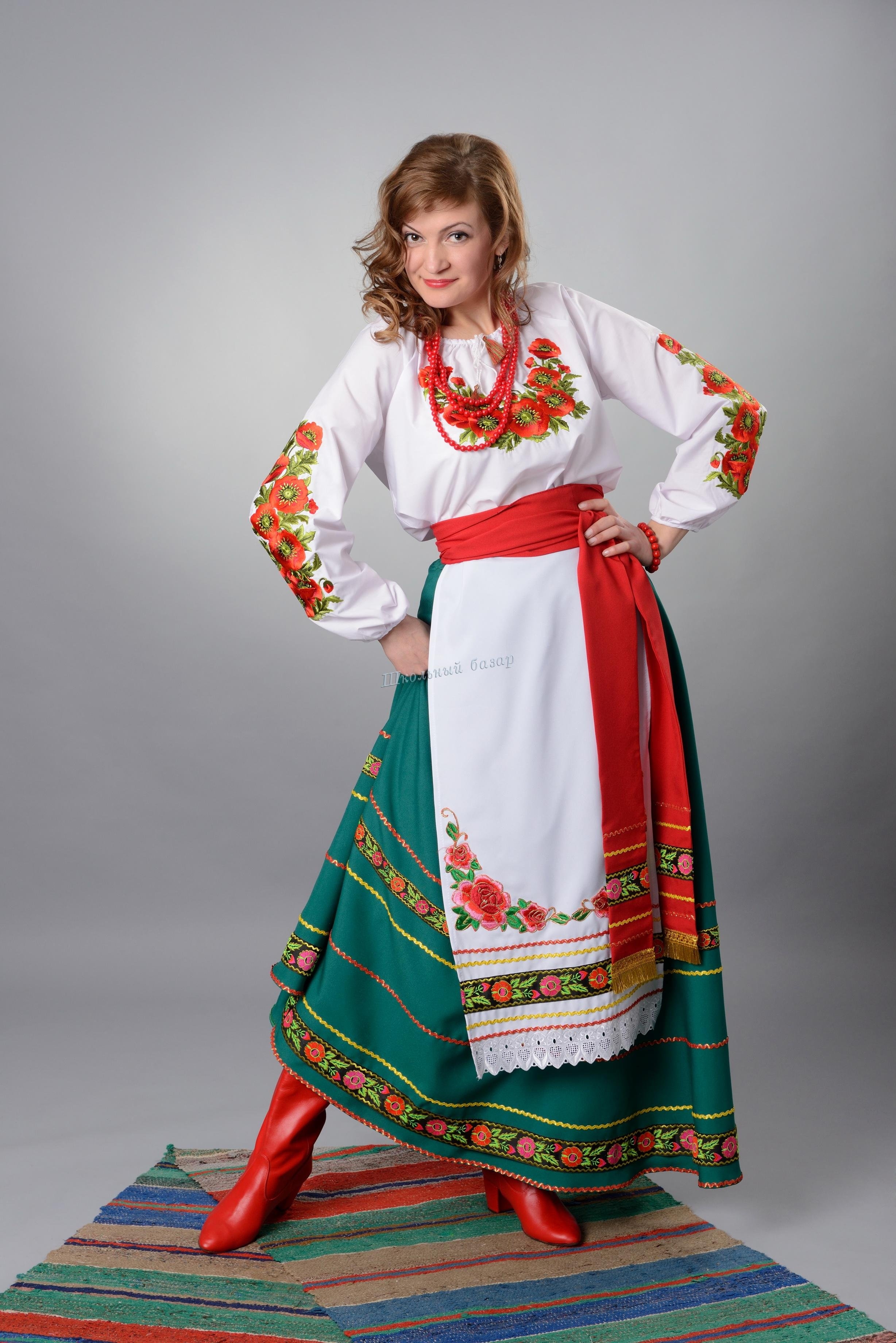 1 национальный украины. Украинский национальный костюм. Украинский народный костюм. Укинсккий национальной костюм. Украинский костюм женский.