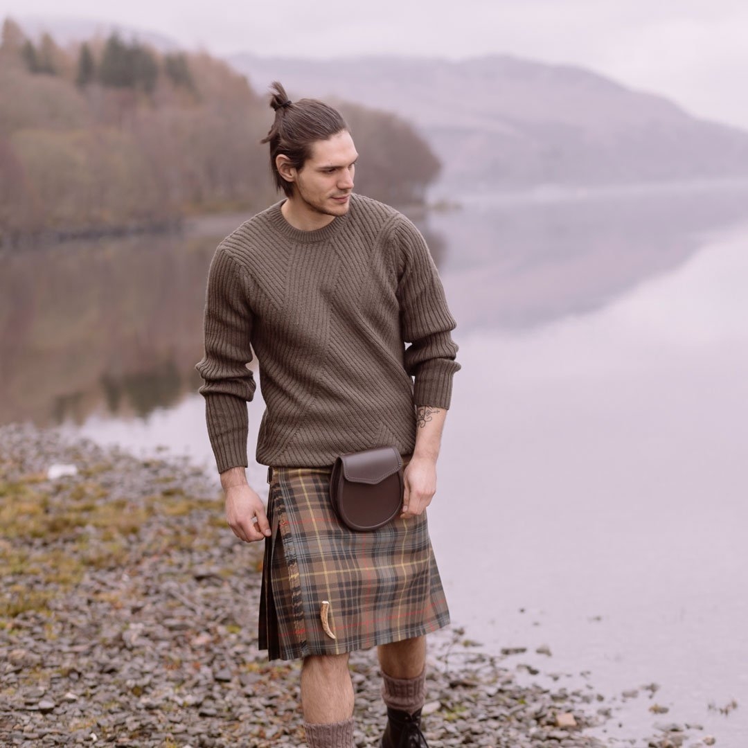 Красивые парни в юбках. Шотландия килт. Шотландия килт мужской. Шотландия юбка килт.