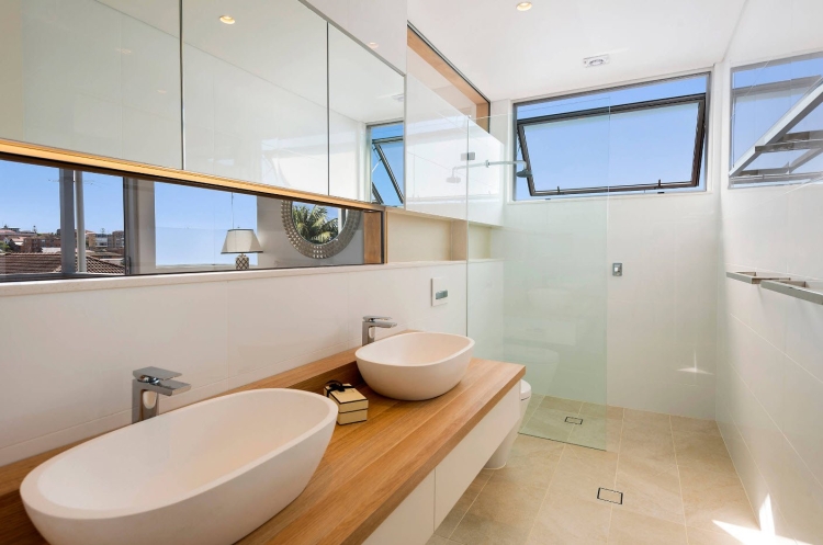 Дизайн узких ванных комнат