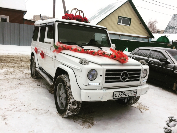 Mercedes G-class (Гелендваген) серый, салон белый