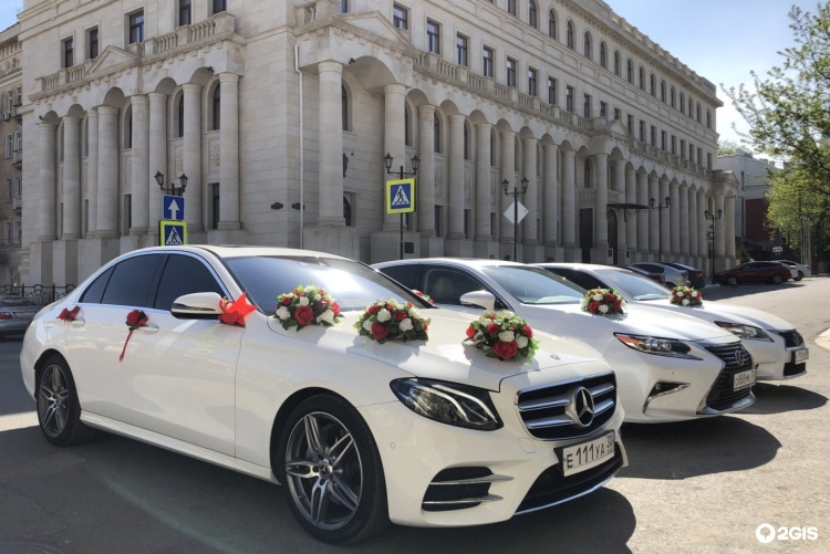 Свадебная Ламборгини украшенная