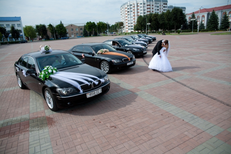 Кортеж BMW е65