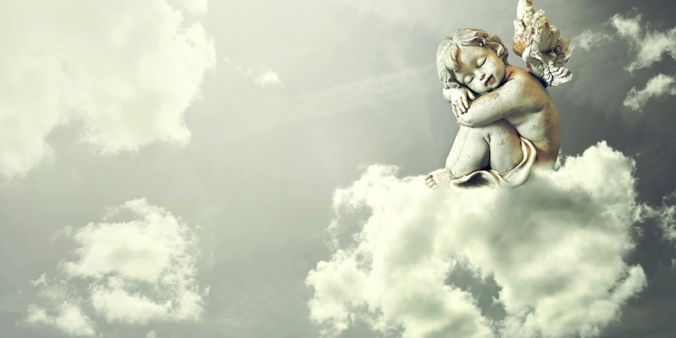 Фоны с ангелами в облаках