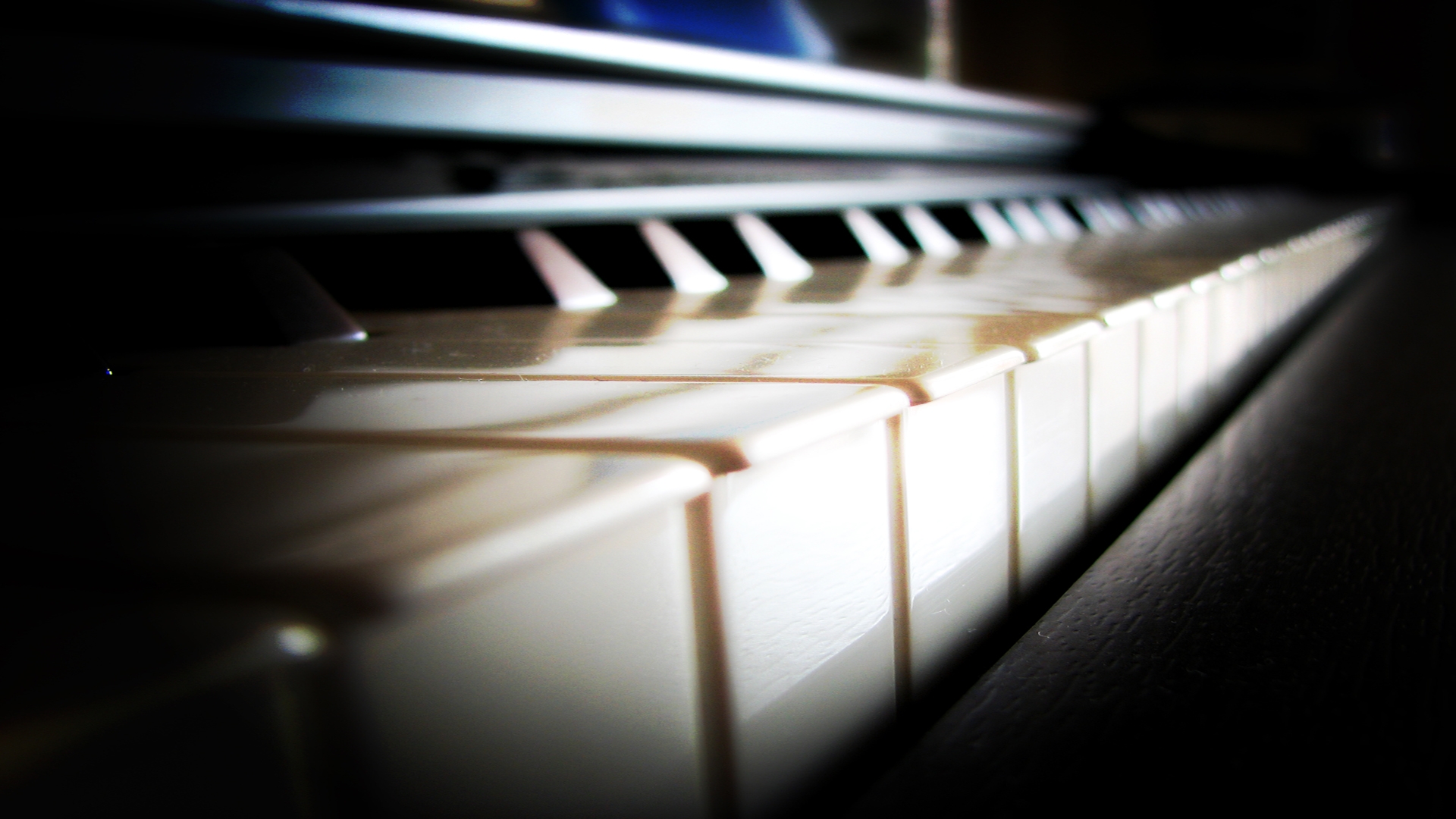 Клавиши белого рояля. Клавиши пианино. Фортепиано. Клавиатура рояля. Клавиши рояля.
