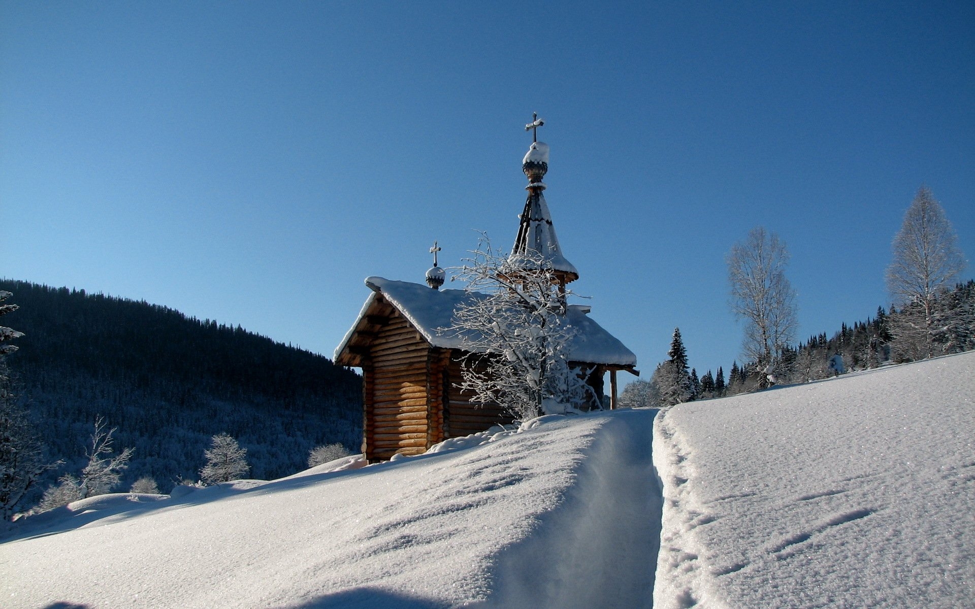 Православный рабочий стол. Дубчесские скиты. Церковь зимой. Часовня зимой. Храм в снегу.