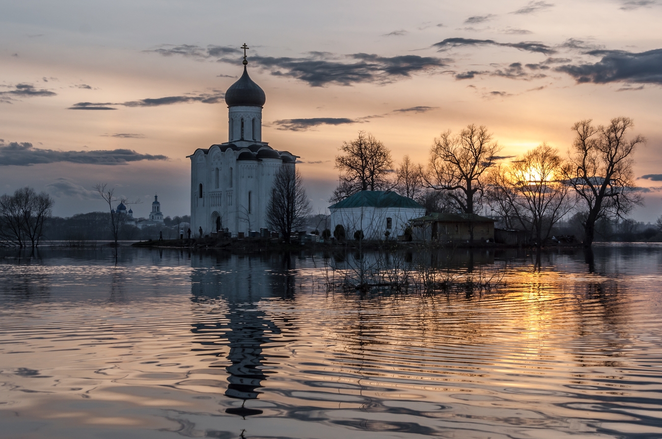 Храм покрова на нерли. Храм на Нерли. Храм Покрова Пресвятой Богородицы на Нерли. Церковь Покрова на реке Нерли. Храм Покрова Пресвятой Богородицы на Нерли год.