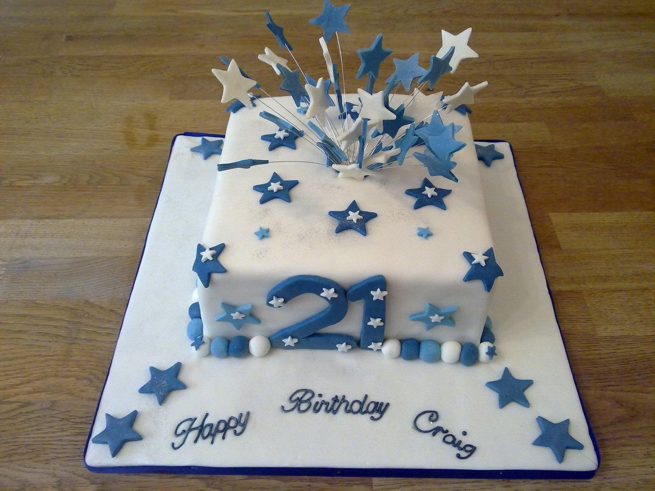 С днем рождения сыну 21. Торты на день рождения мальчику 21 год. Торт на день рождения 21 год. Торт на день рождения 21 год парню.