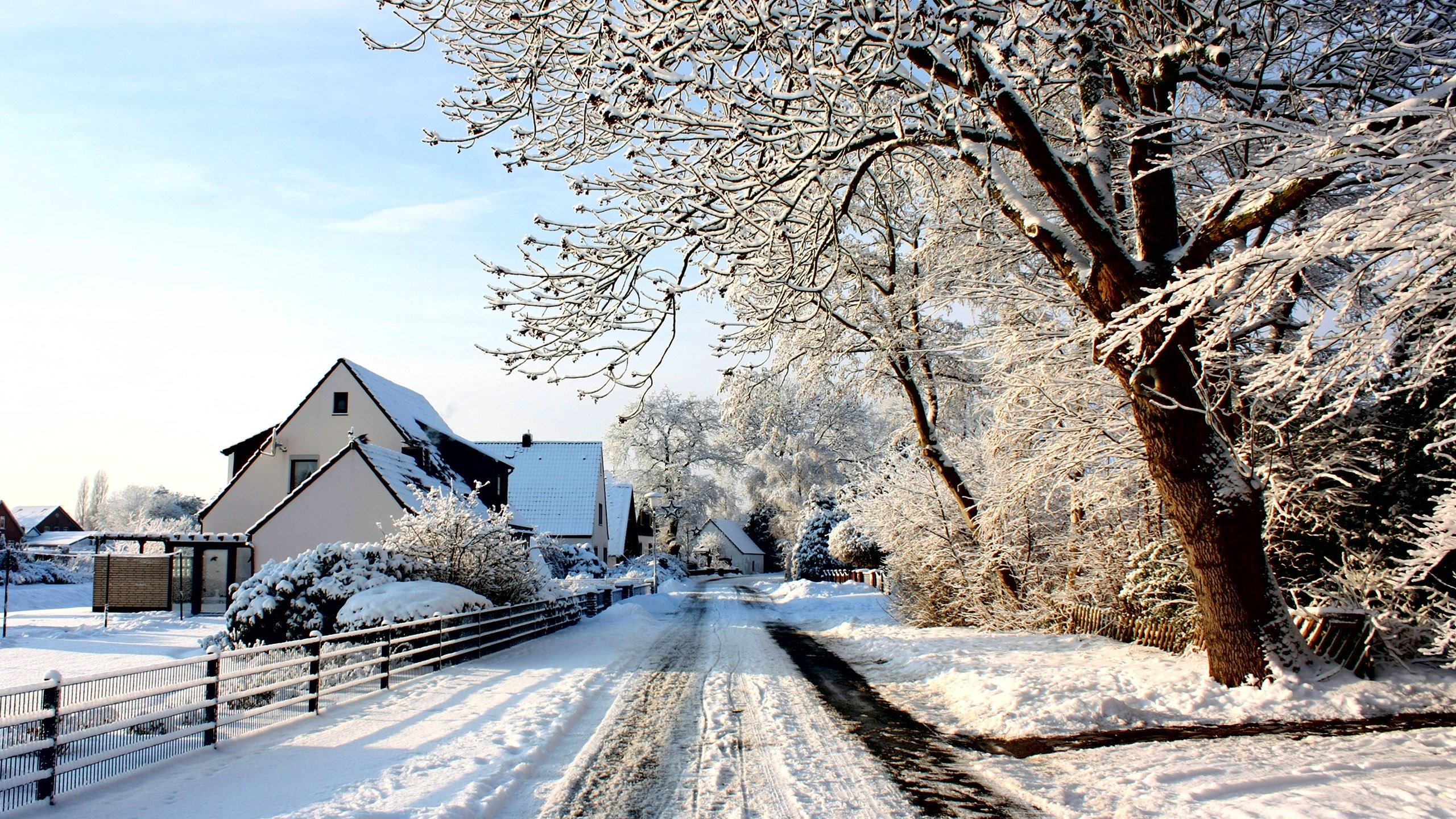 Winter up. Деревня Миллерсвилль.. Зимний пейзаж в Грабовице, Сербия.... Зима в деревне. Зимняя деревня.