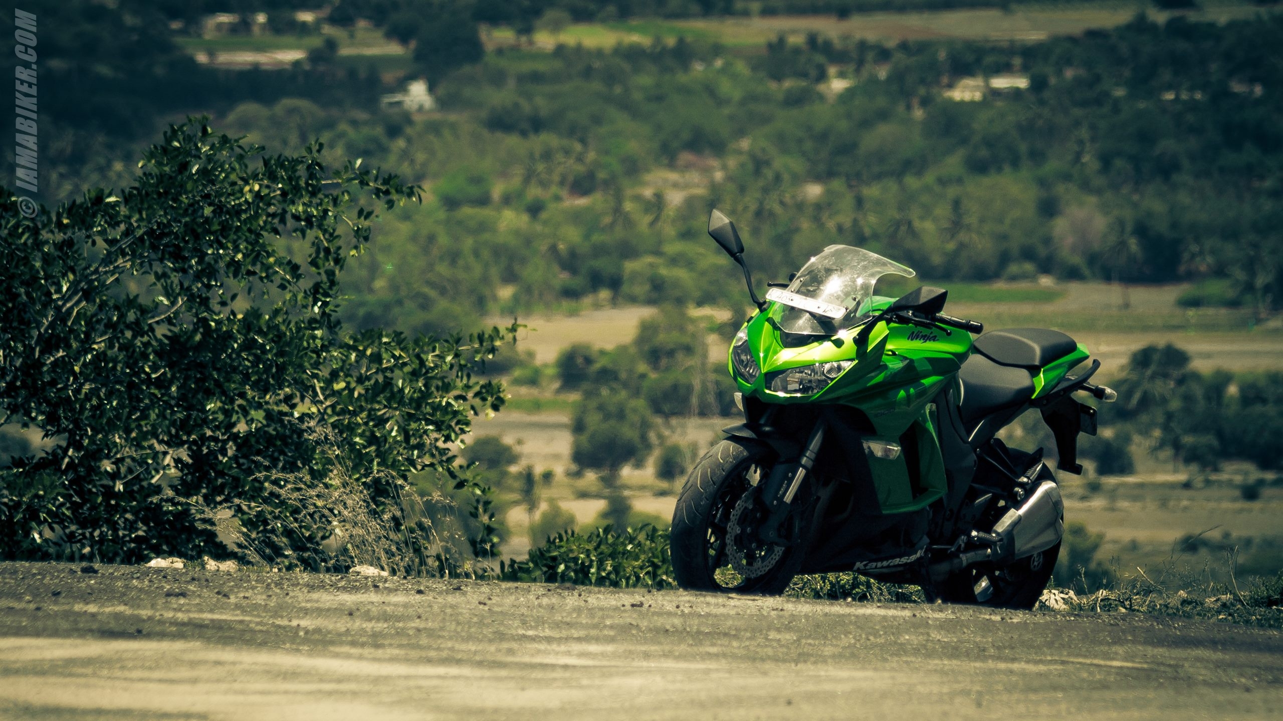 Kawasaki Ninja ночью