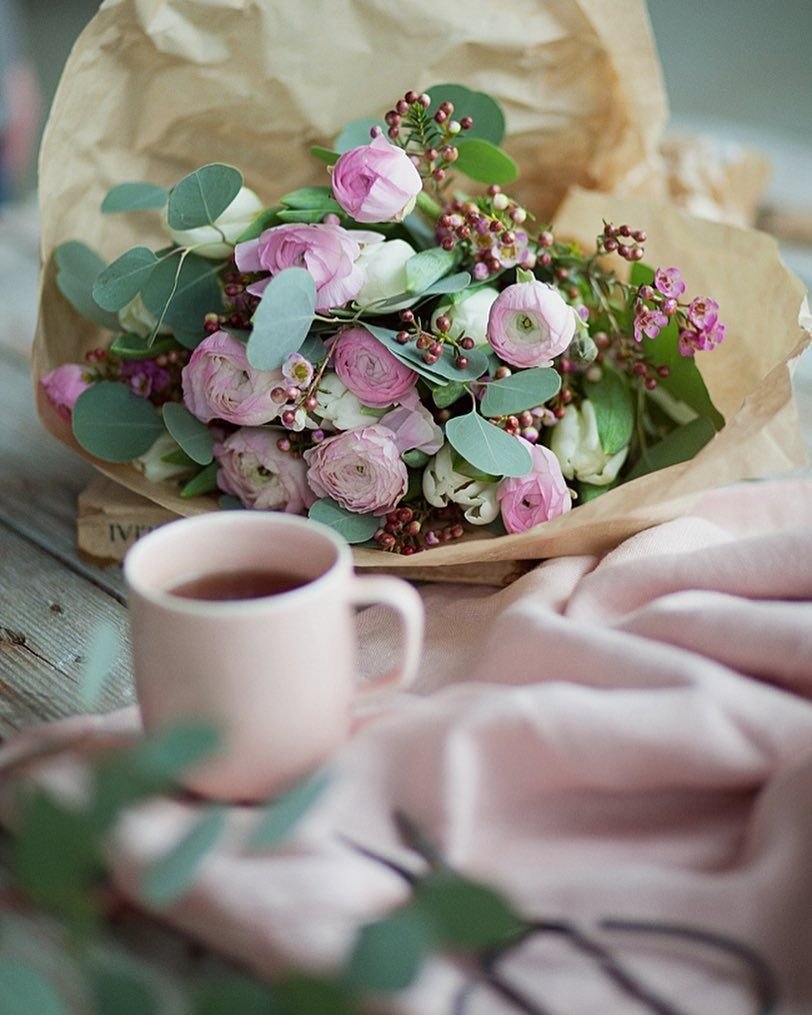 Добрые нежные картинки красивые необычные. Утренние цветы. Цветы в чашке. Утренний букет. Кофе и цветы.
