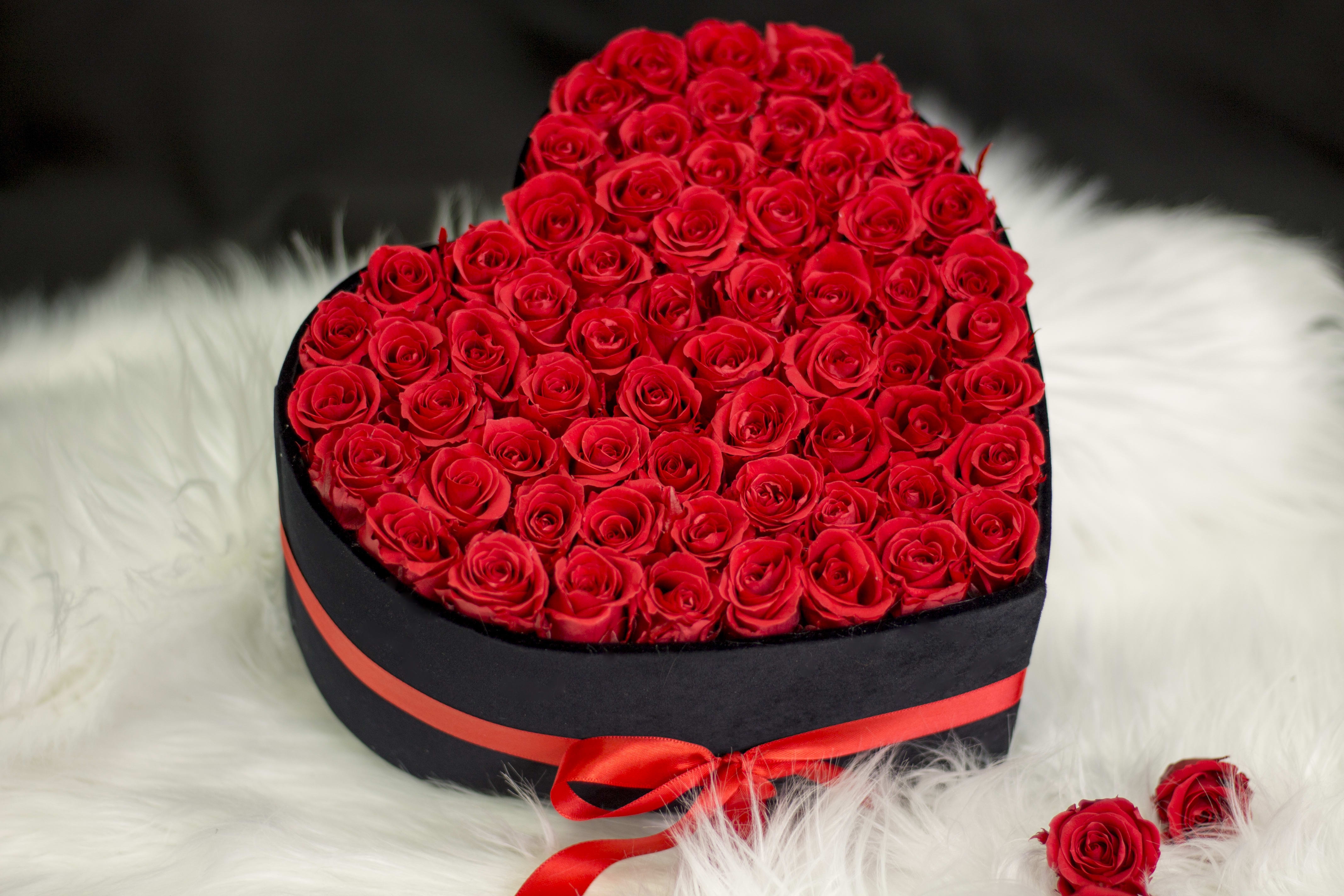 Букет роз в коробке сердце