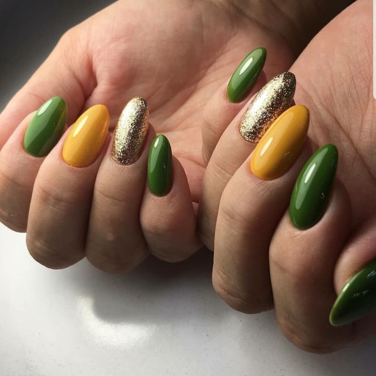 Shellac Dark Green