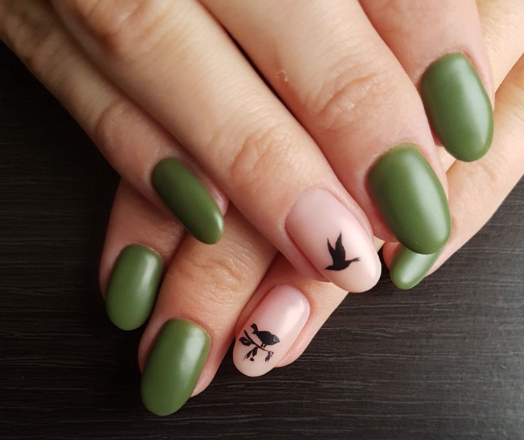 Essie зеленый лак