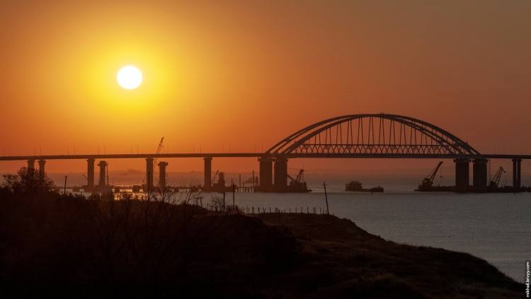 Крымский мост фон