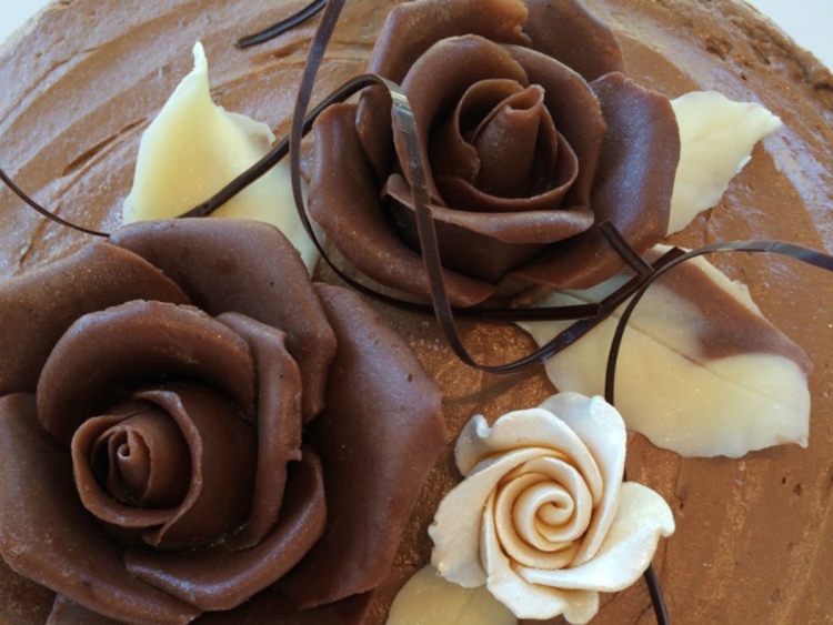 Розы из шоколада своими руками