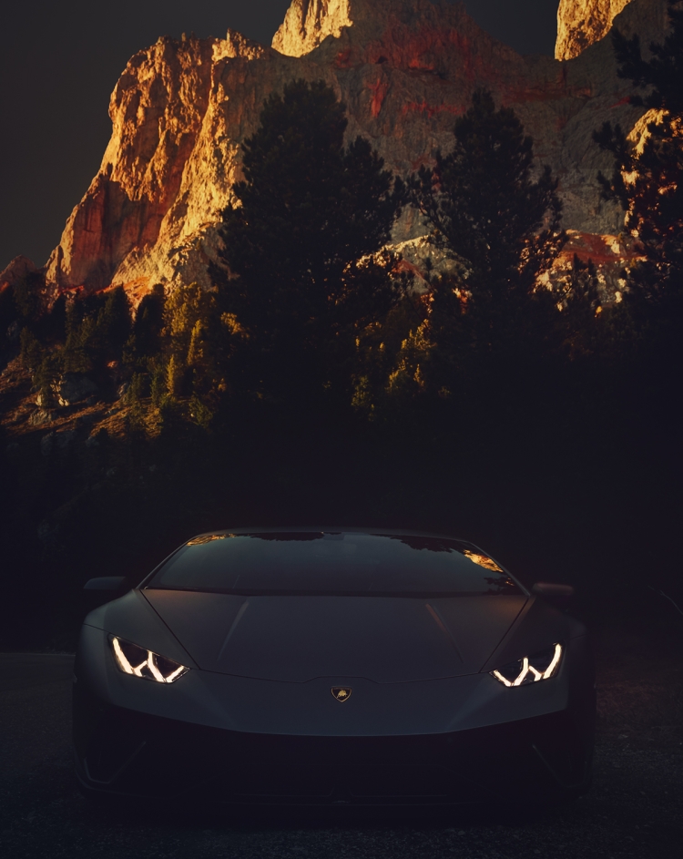 Aston Martin Wallpaper iphone