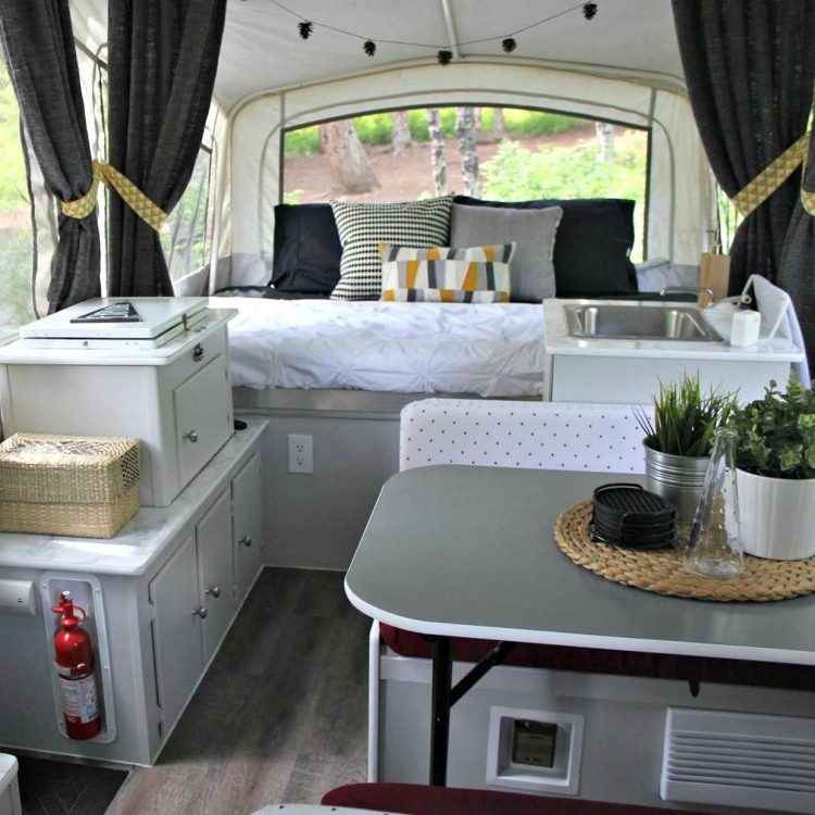 Pop-up Camper интерьер