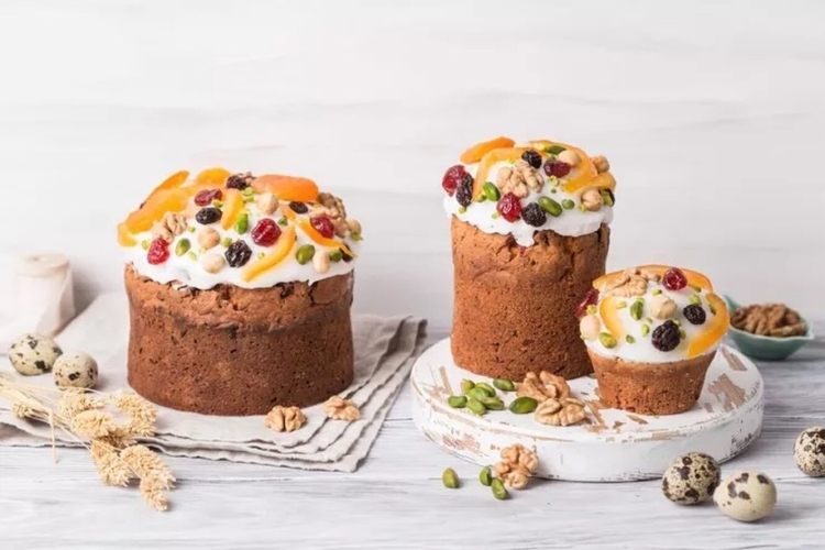 Кулич Андерсон с фисташками