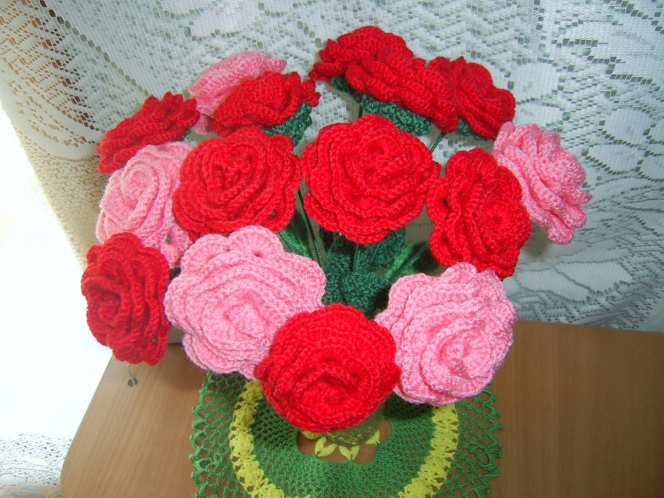 Вязаные розы крючком