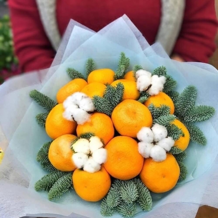 Новогодние букеты из фруктов