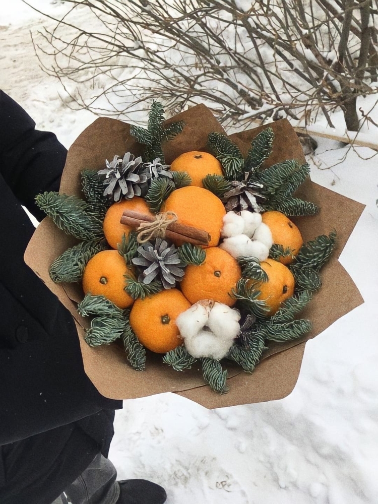 Чёрный новогодний съедобный букет