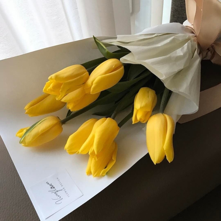 С днем рождения желтые тюльпаны