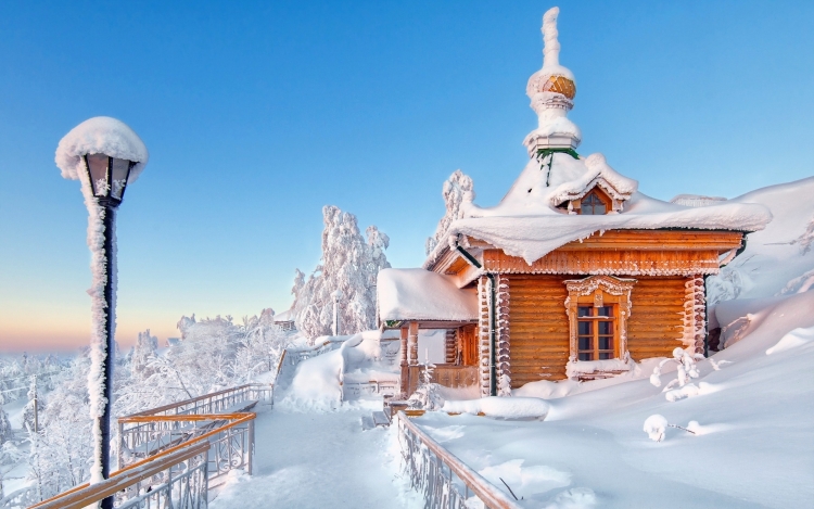 Церковь зимой