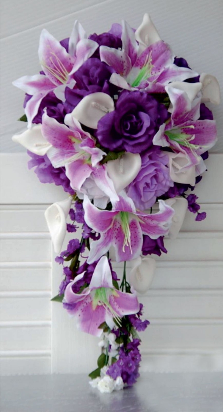 Букет фиолетовые лилии