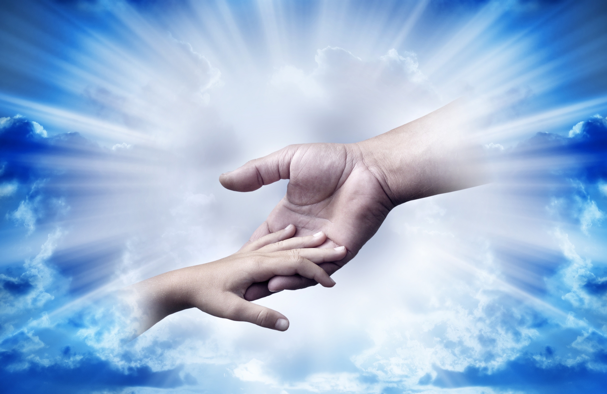 Память объединяет людей. Рука Бога. Ладони Бога. Бог любви. Человек в Божьих руках.