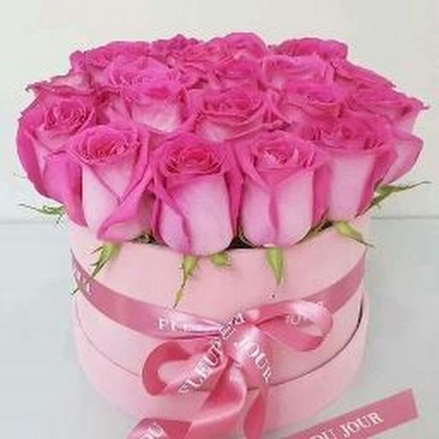Розовая открытка с днем рождения. Букет цветов «день рождение». Красивые букеты с днём рождения. Красивый букет цветов с днем рождения. Стильные букеты на день рождения.
