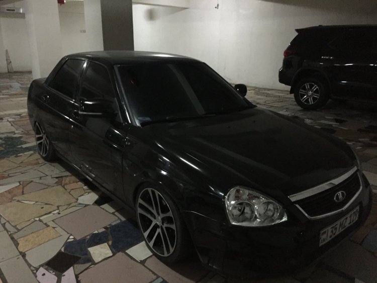 Лада Приора седан растонированная