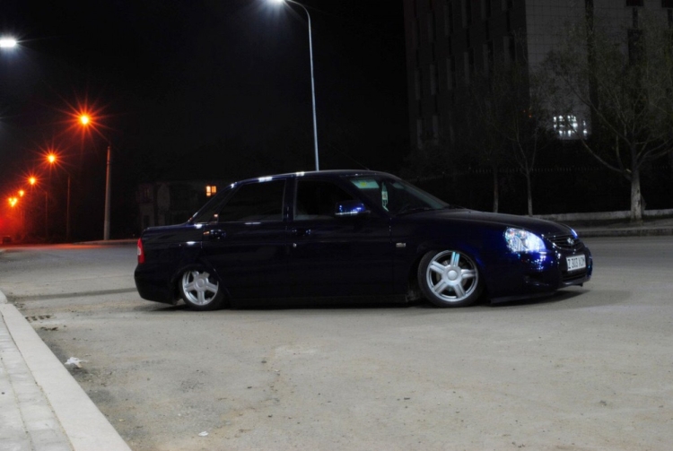 Черная Приора седан пневма