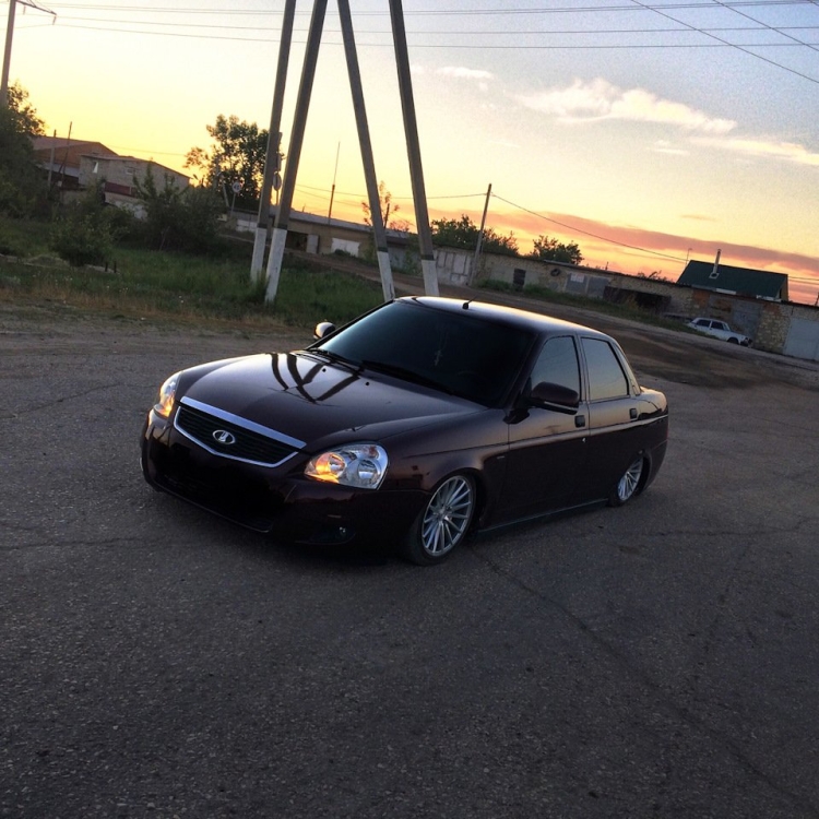 Черная Приора 2 седан на пневме