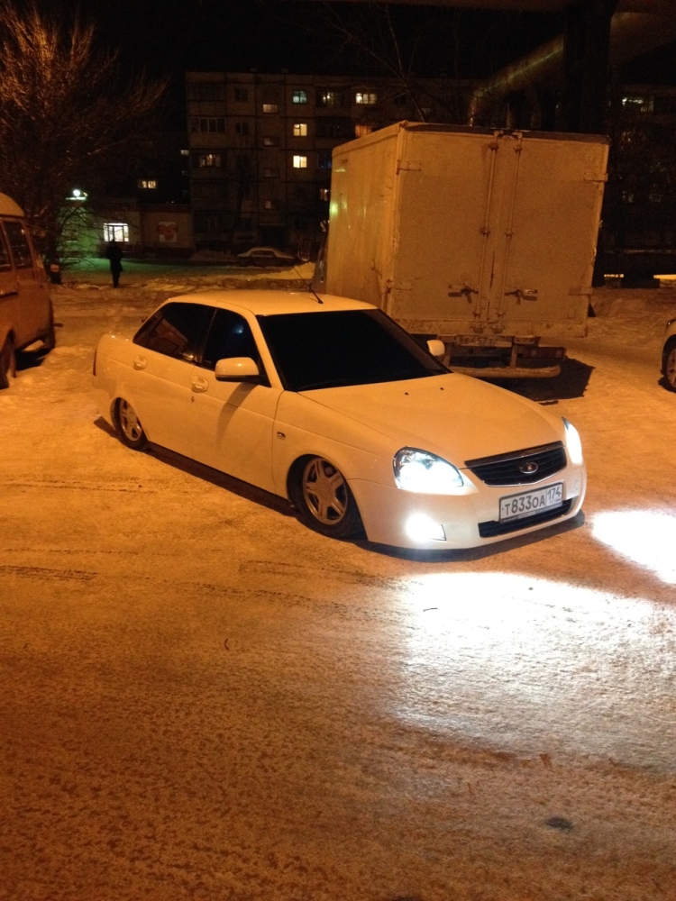 Лада Приора заниженная тюнинговая