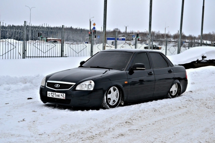 Приора седан черная катаная