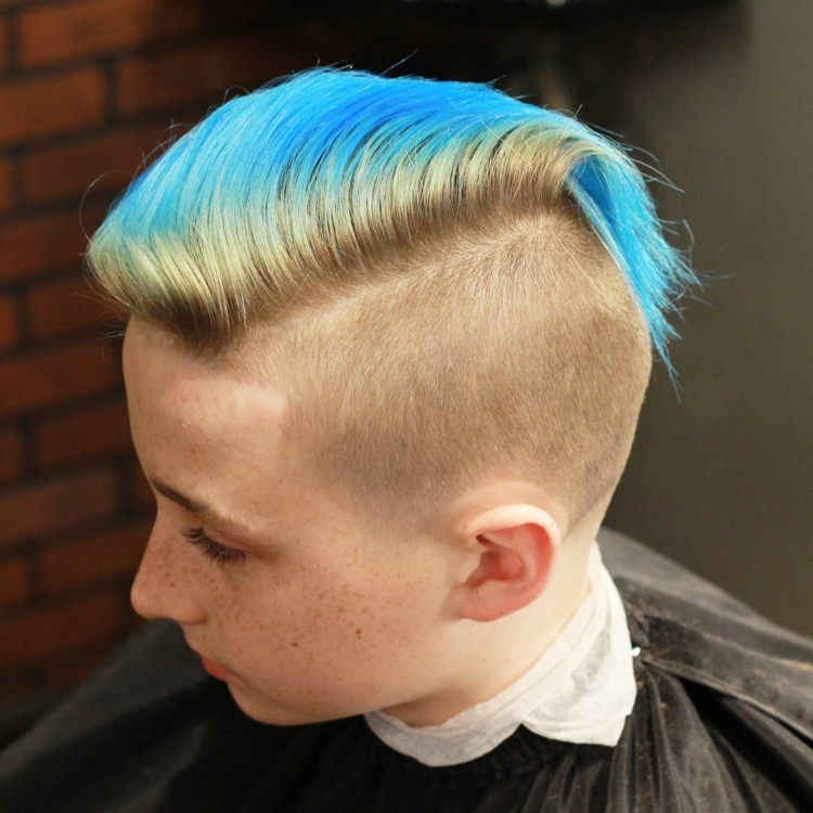 Стрижка с хвостом для мальчика