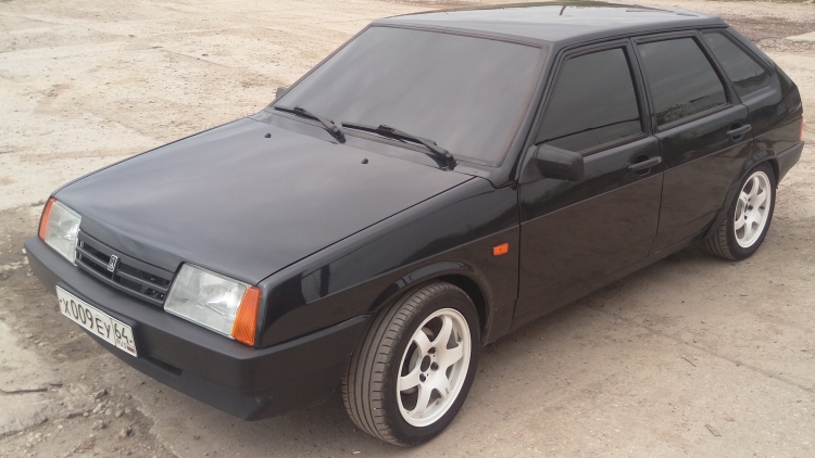 ВАЗ 2109 черная