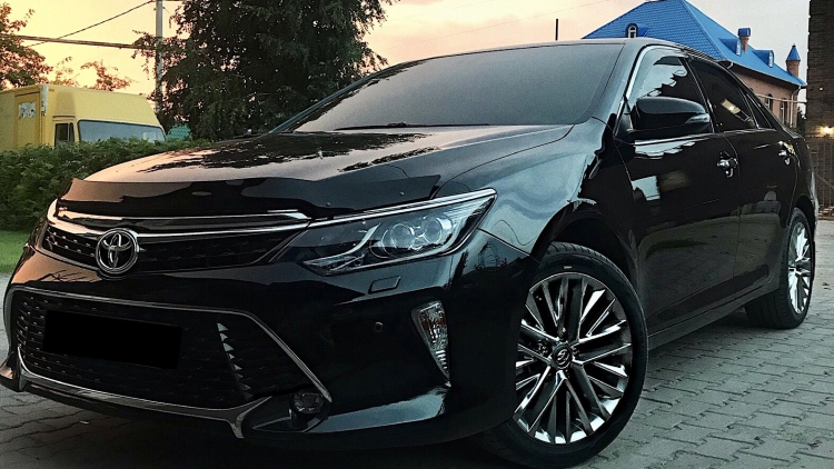 Тойота Камри 3.5 2017 черная