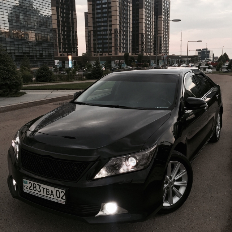 Камри 3.5 черная тонированная