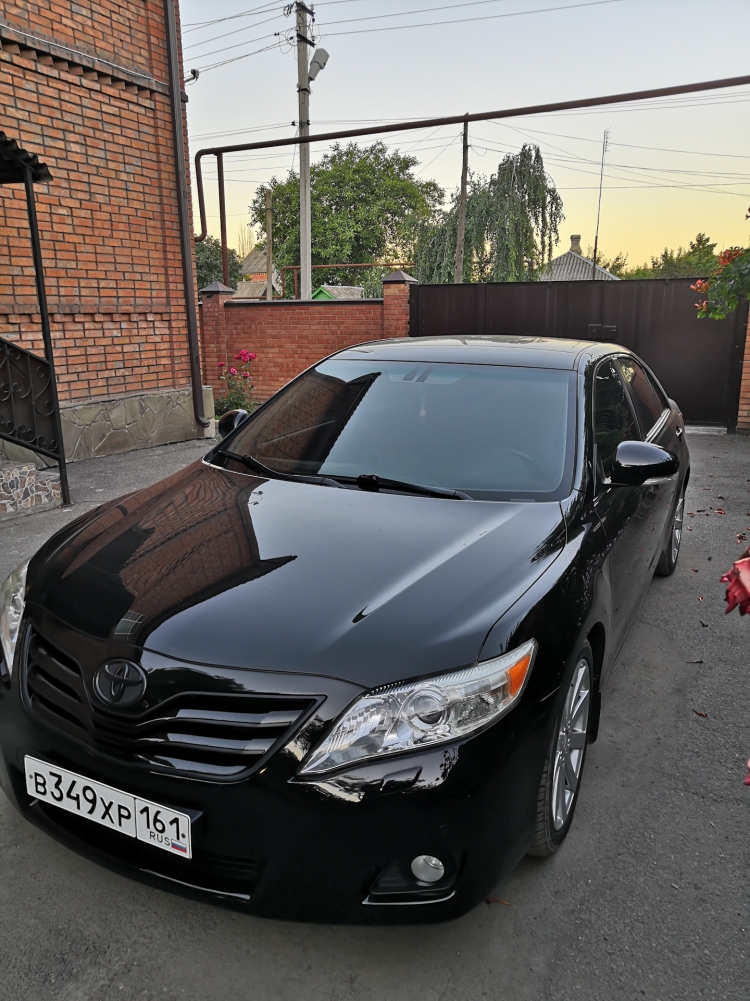 Тойота Камри 40 черная тонированная