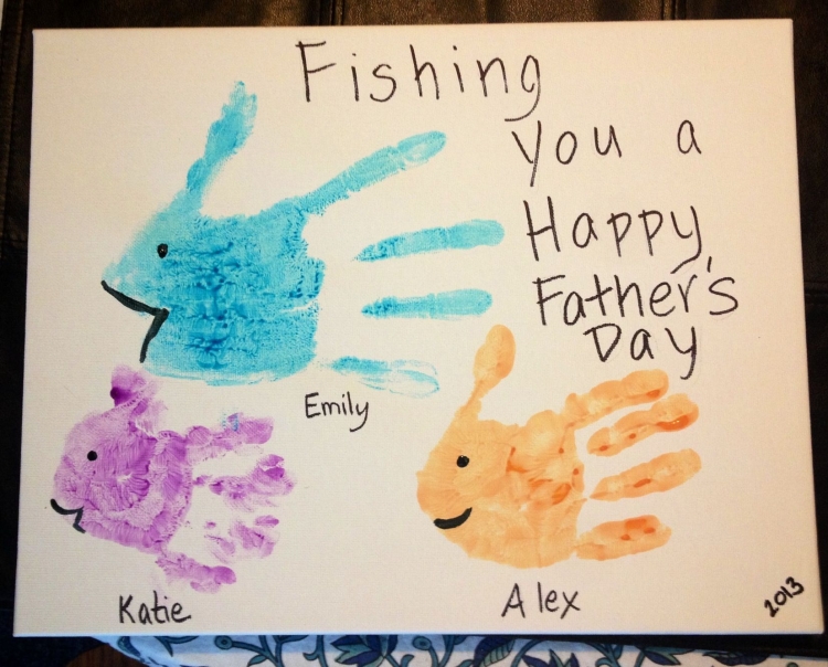 Открытка с отпечатками ладошек на день рождения папе