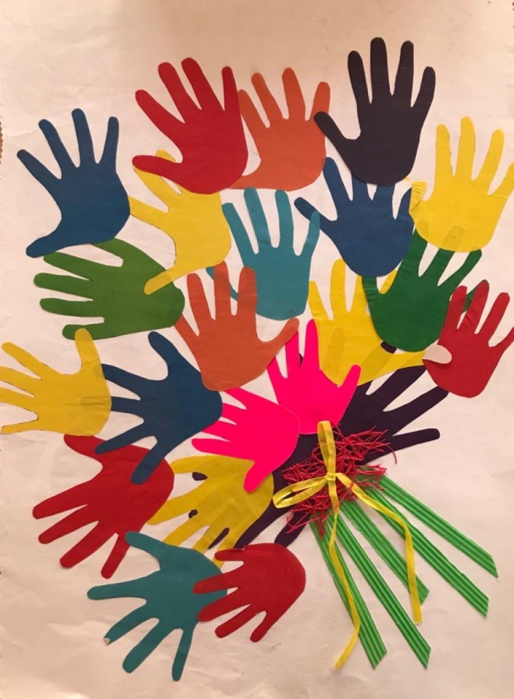 Ладошки из цветной бумаги