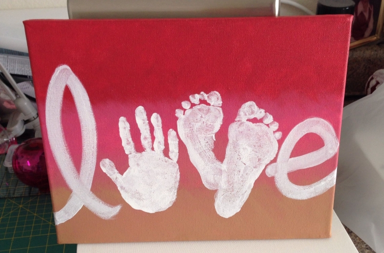 Отпечаток руки мамы и ребёнка