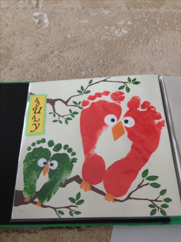 Открытка из отпечатков ладошек