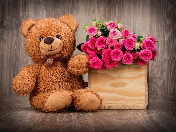 Мишка с цветами