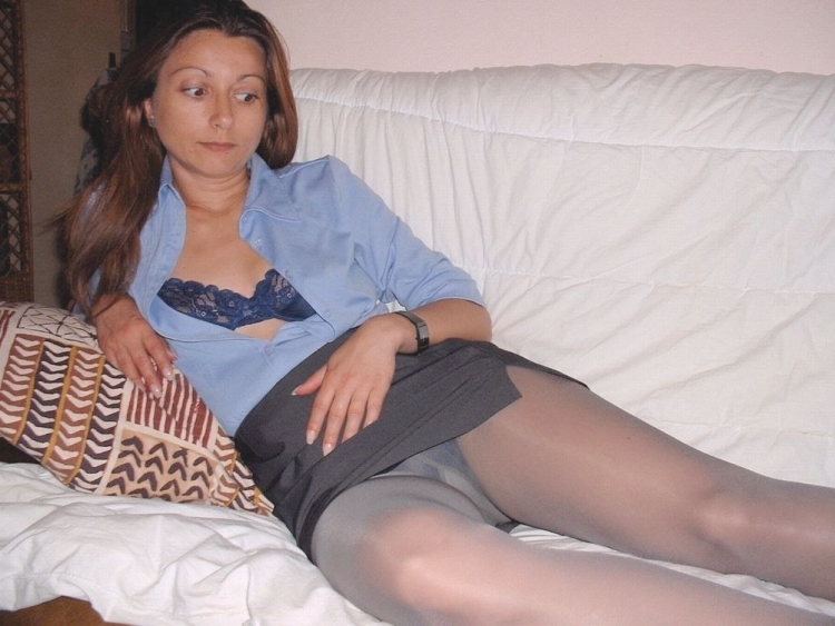 Домашние жены в колготках