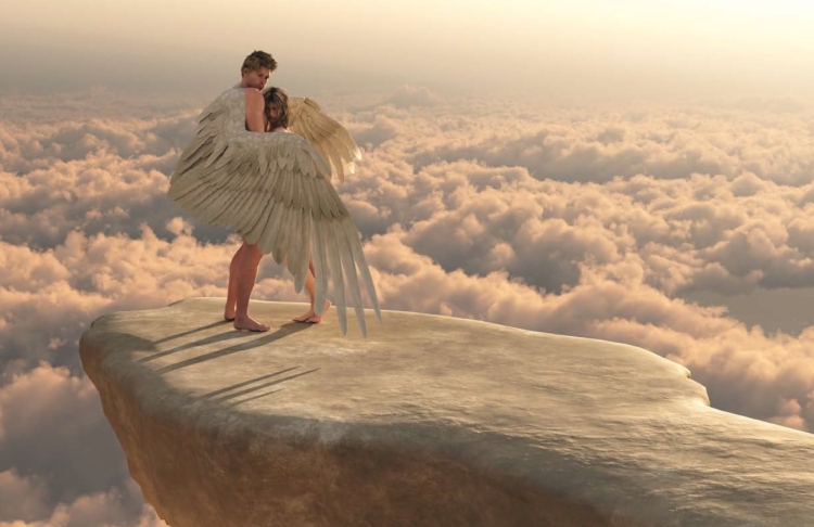 Ангел спиной с крыльями