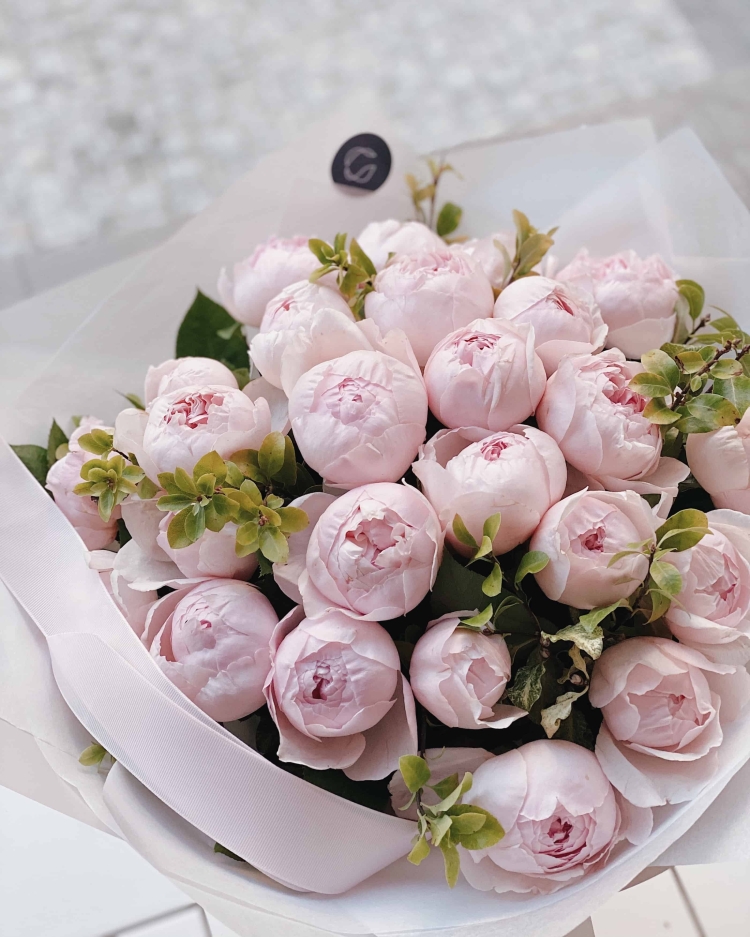 Пионообразные розы