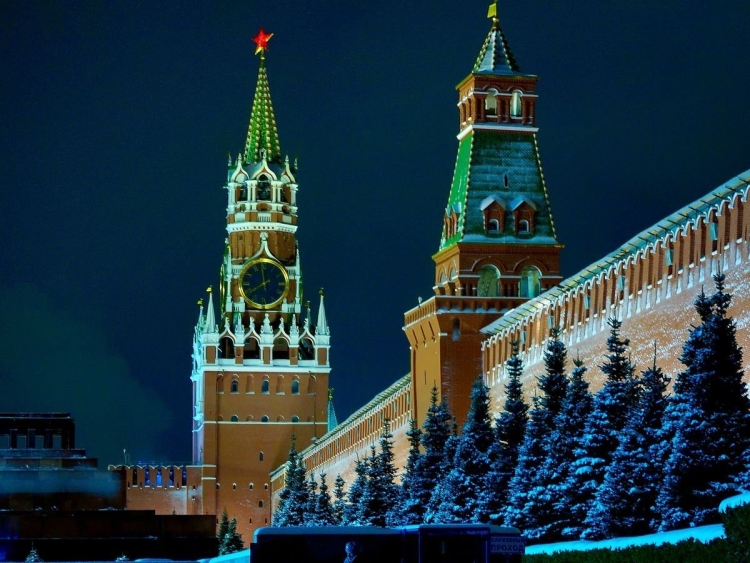 Спасская башня Московского Кремля зимой