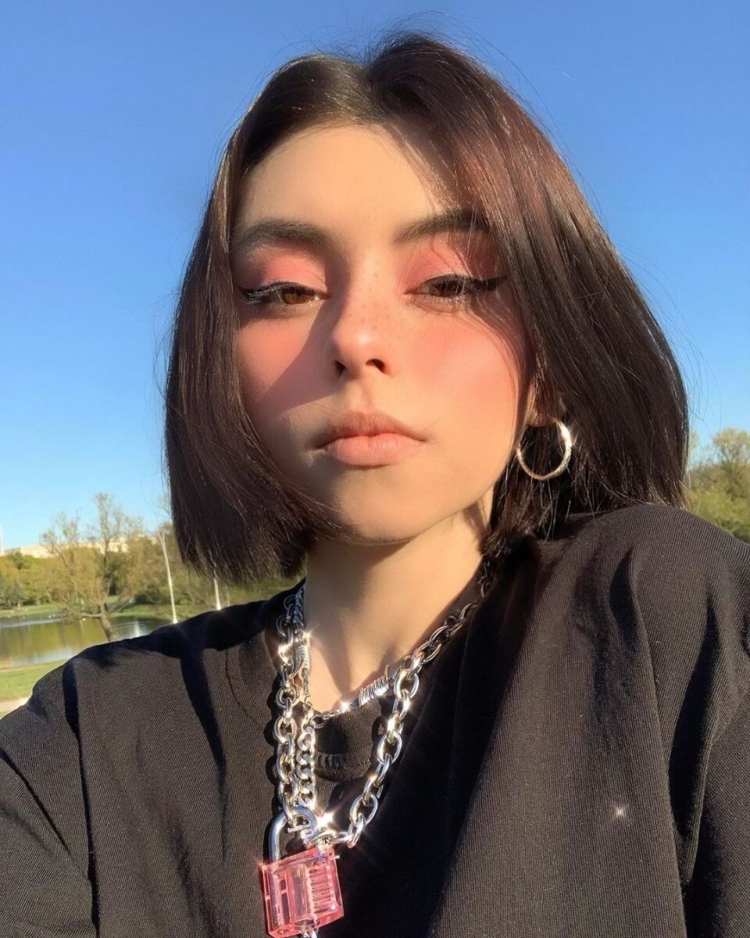 Дарья Шиханова певица